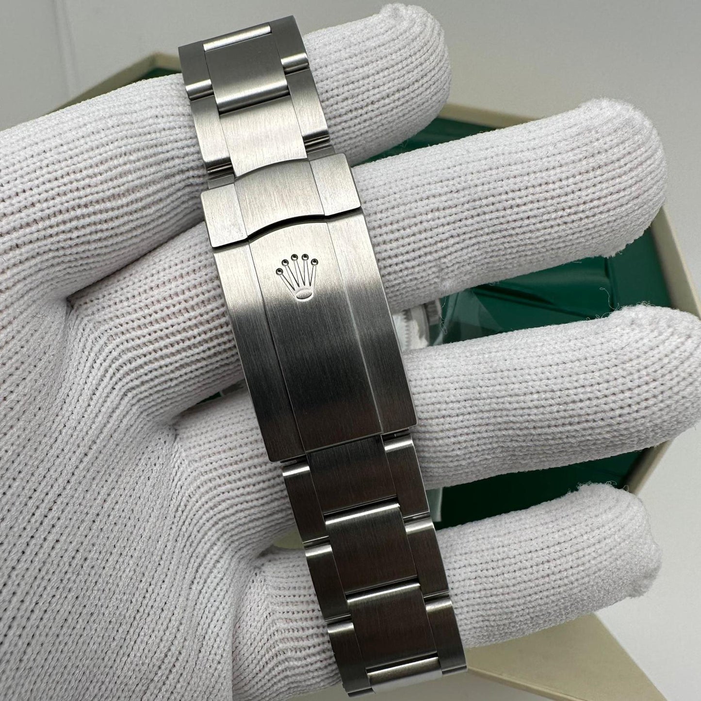 11th image of Rolex Rolex Oyster Perpetual 126000 Wristwatch, Unworn condition