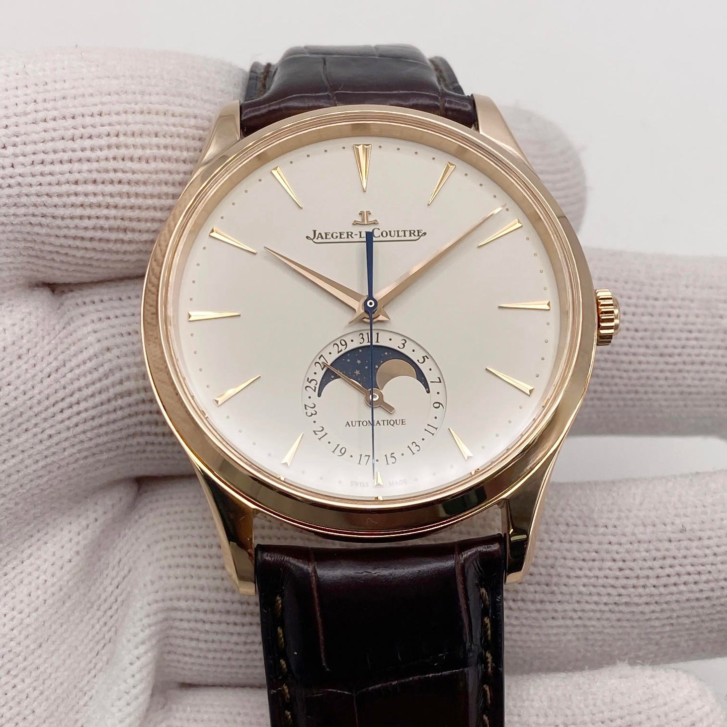 2nd image of Jaeger-LeCoultre Jaeger-LeCoultre Master Wristwatch, PreOwned condition