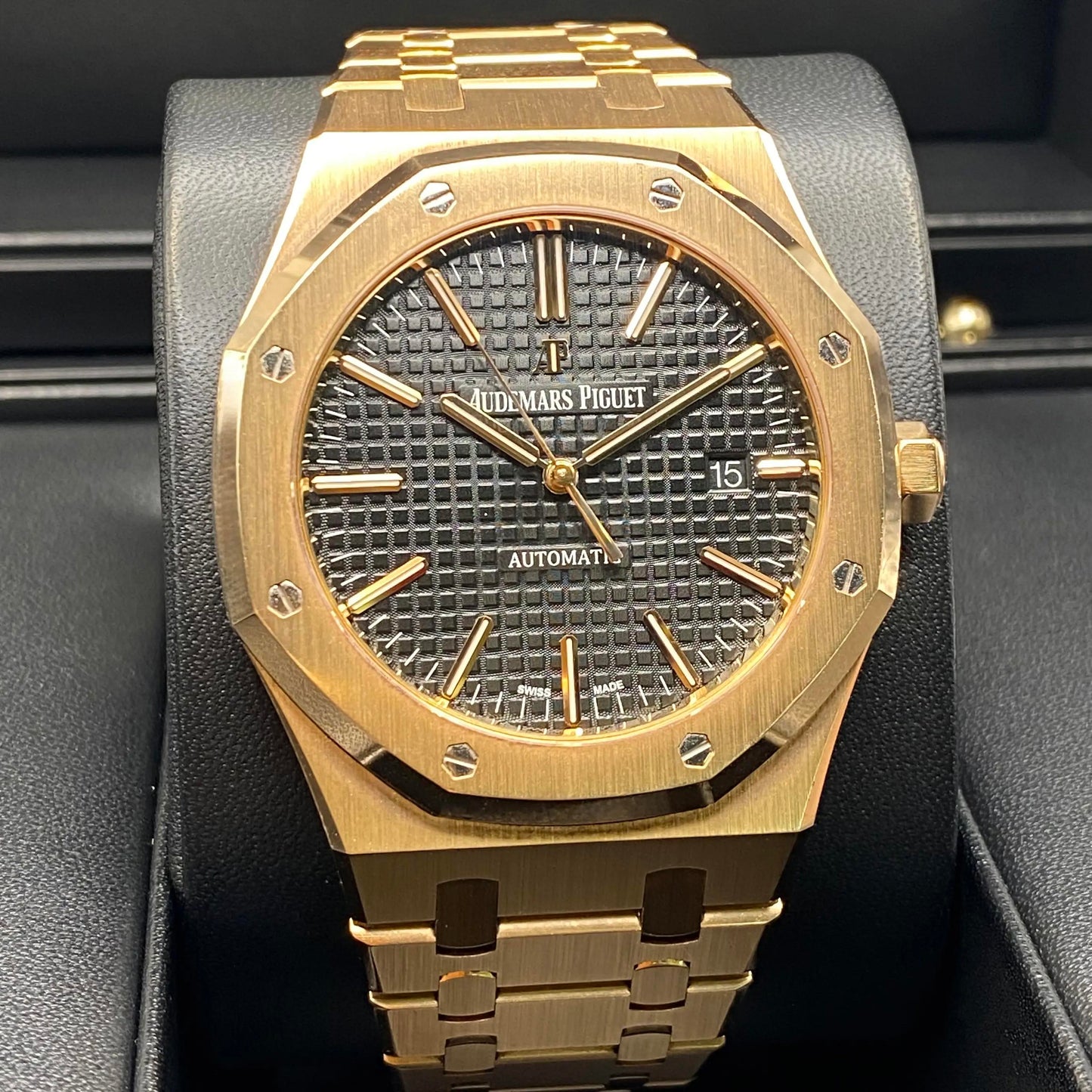 2nd image of Audemars Piguet Audemars Piguet Royal Oak Wristwatch, PreOwned condition