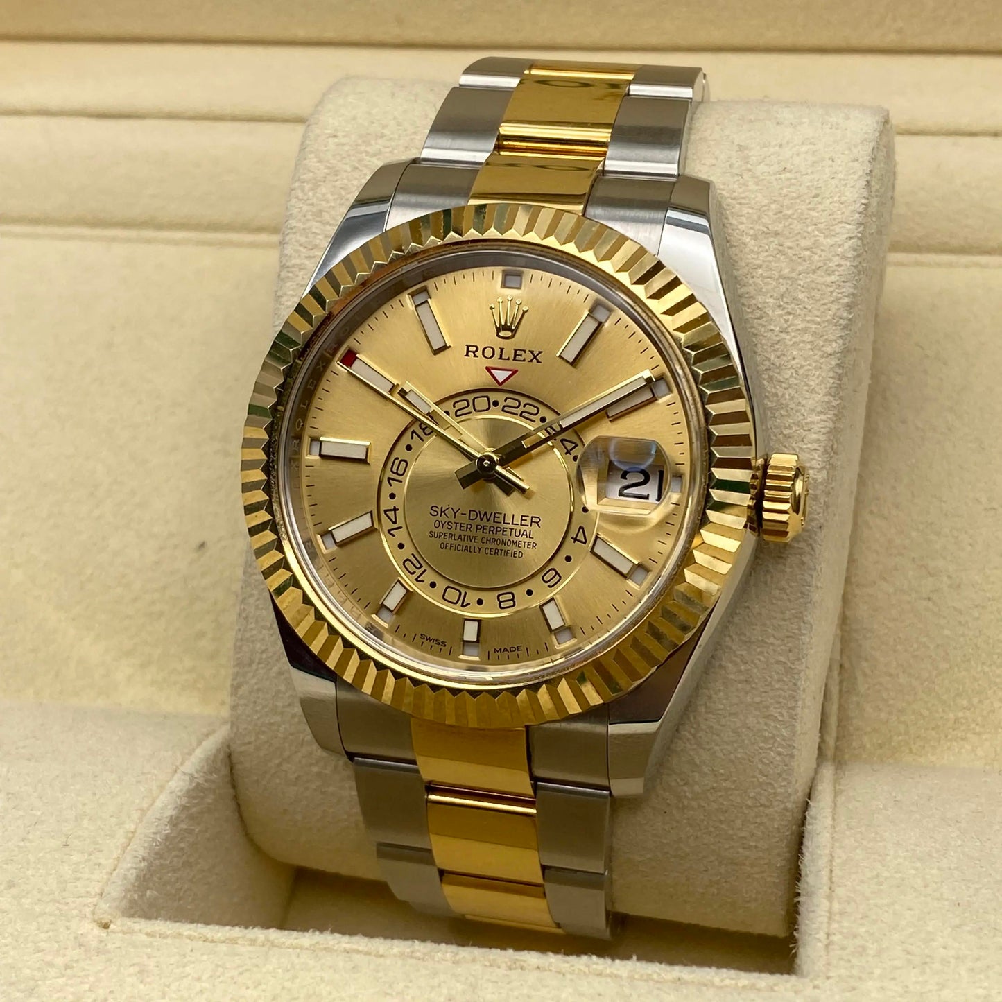 2nd image of Rolex Rolex Sky-Dweller 326933 Wristwatch, PreOwned condition