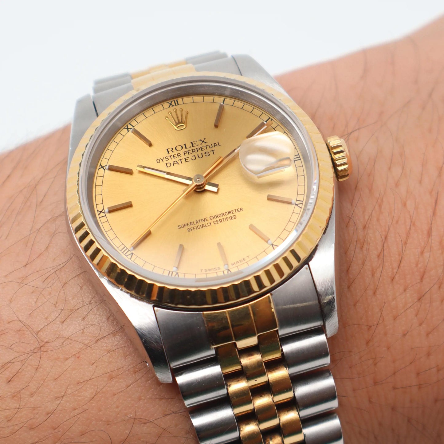 2nd image of Rolex Rolex datejust 16233 Wristwatch, PreOwned condition