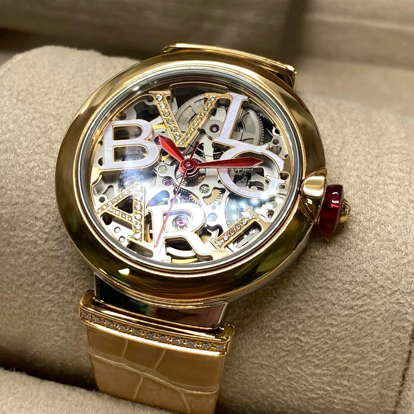 3rd image of Bvlgari Bvlgari Lvcea Wristwatch, PreOwned condition