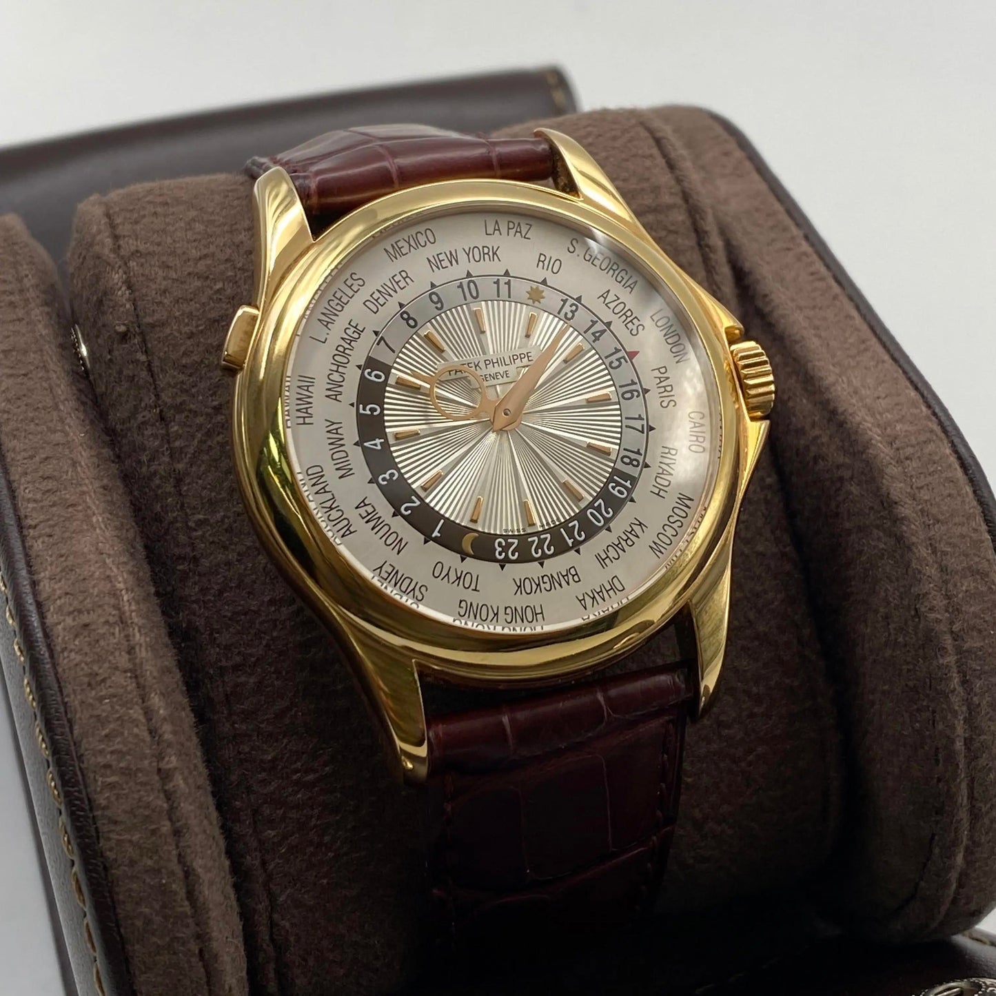 3rd image of Patek Philippe Patek Philippe World Time Wristwatch, PreOwned condition