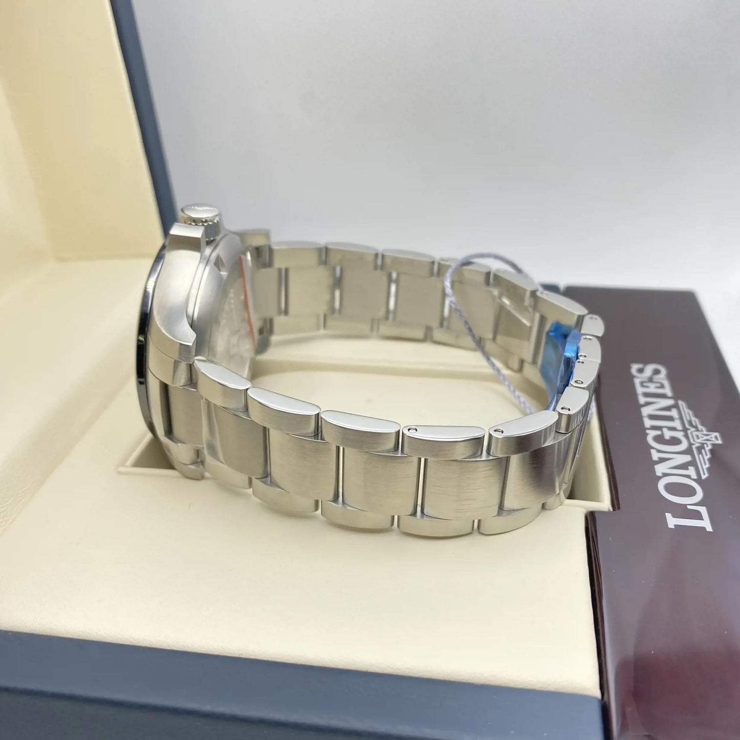 3rd image of Longines Longines Conquest V.H.P. Wristwatch, New condition