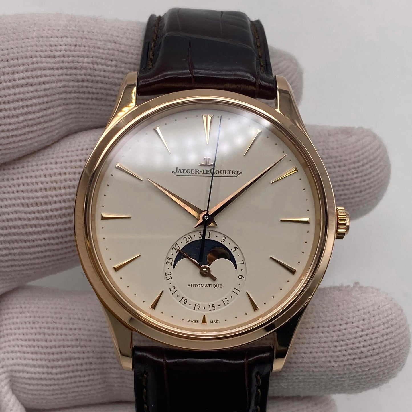 3rd image of Jaeger-LeCoultre Jaeger-LeCoultre Master Wristwatch, PreOwned condition