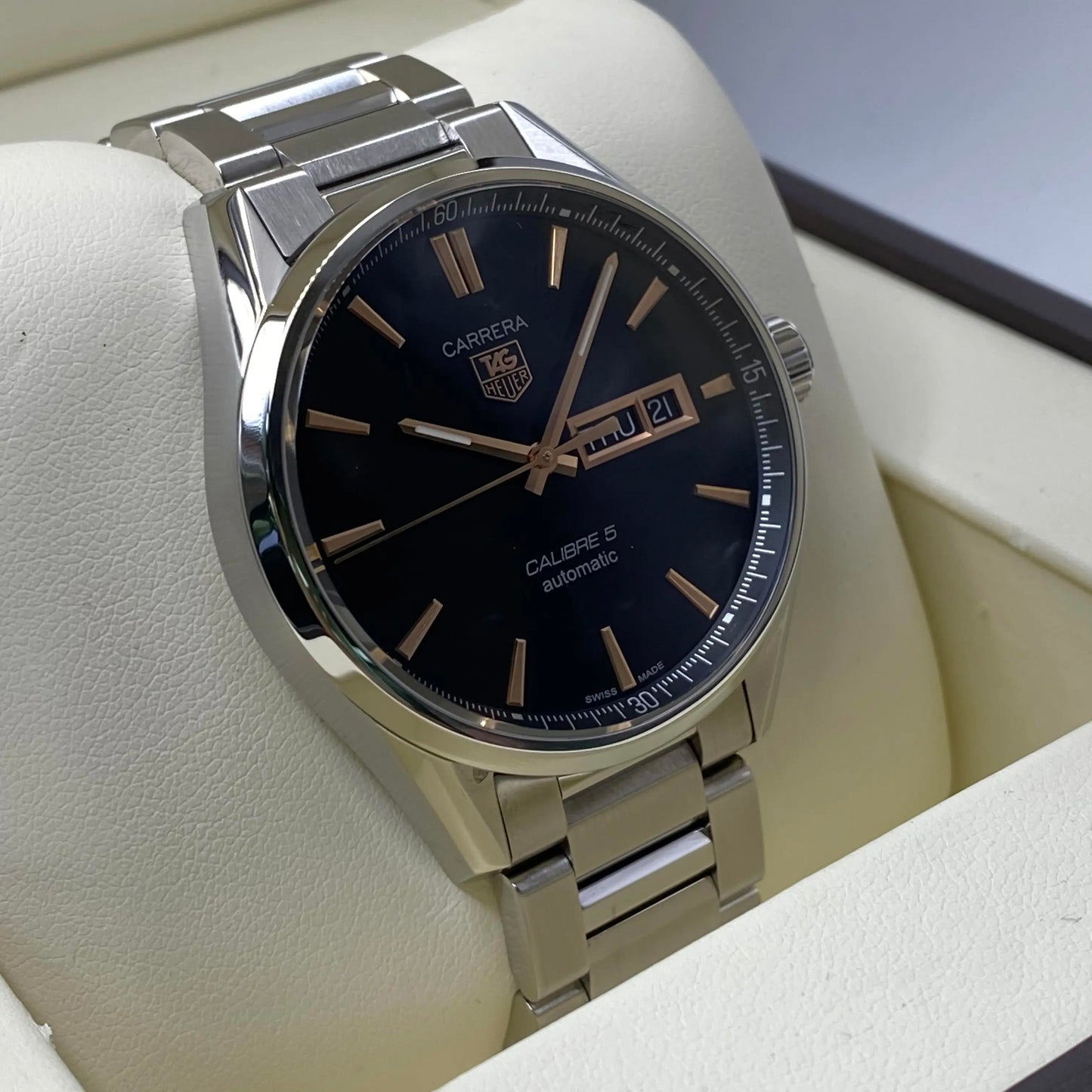 3rd image of TAG Heuer TAG Heuer Carrera Wristwatch, PreOwned condition