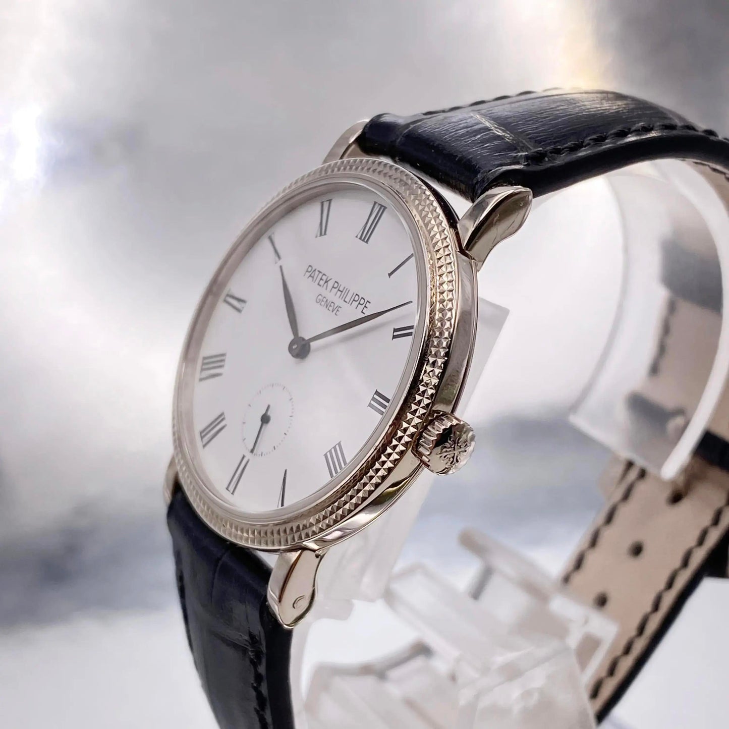 3rd image of Patek Philippe Patek Philippe Calatrava Wristwatch, PreOwned condition