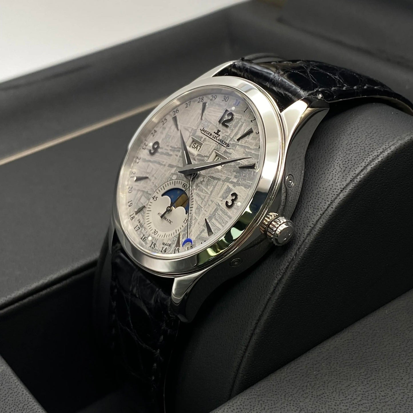 3rd image of Jaeger-LeCoultre Jaeger Lecoultre Master Calendar Wristwatch, PreOwned condition