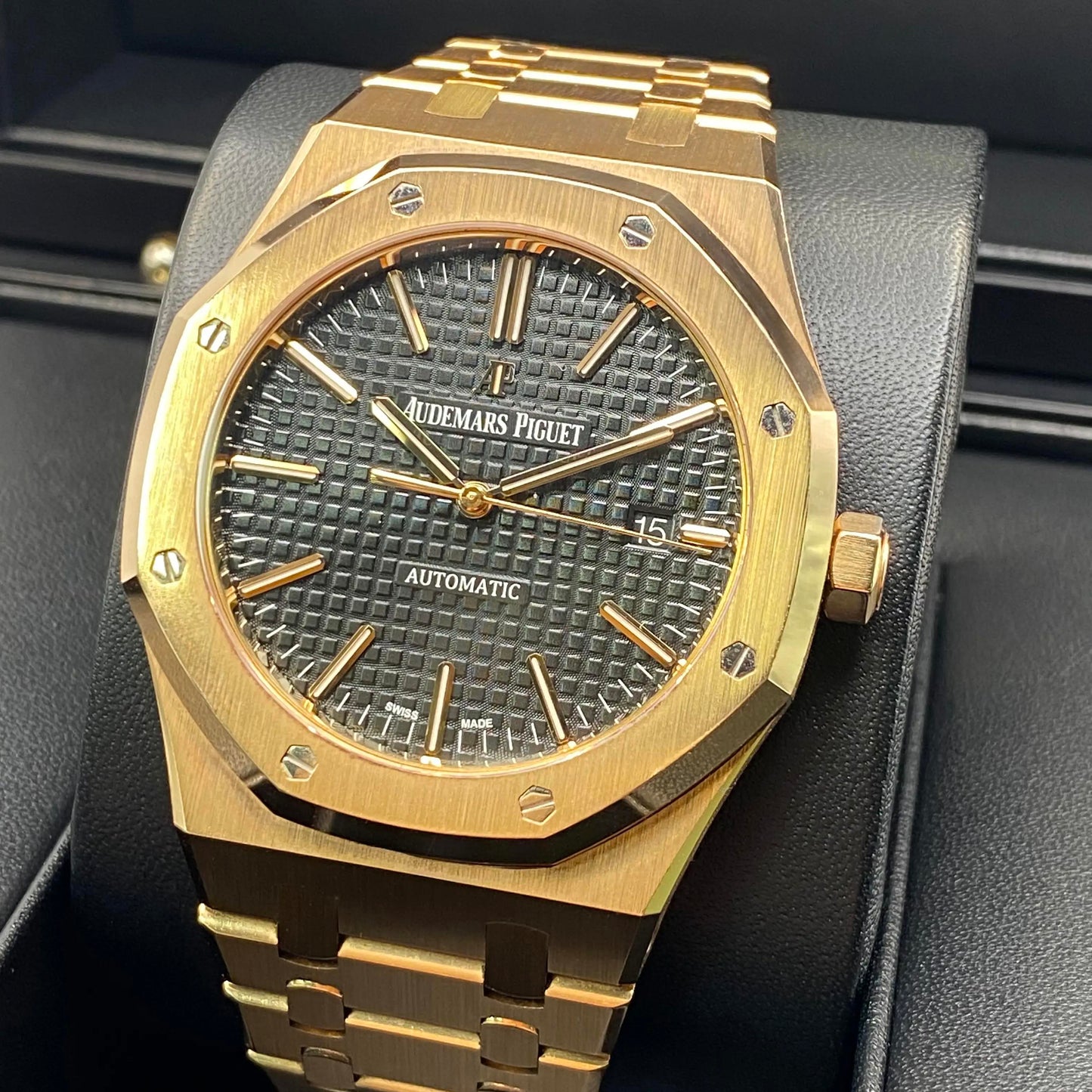 3rd image of Audemars Piguet Audemars Piguet Royal Oak Wristwatch, PreOwned condition