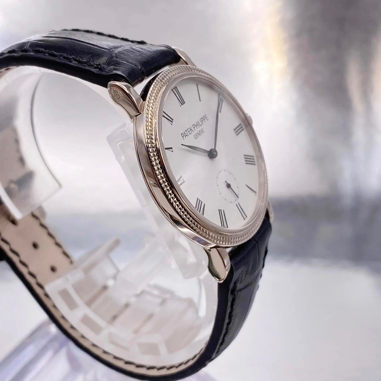 4th image of Patek Philippe Patek Philippe Calatrava Wristwatch, PreOwned condition