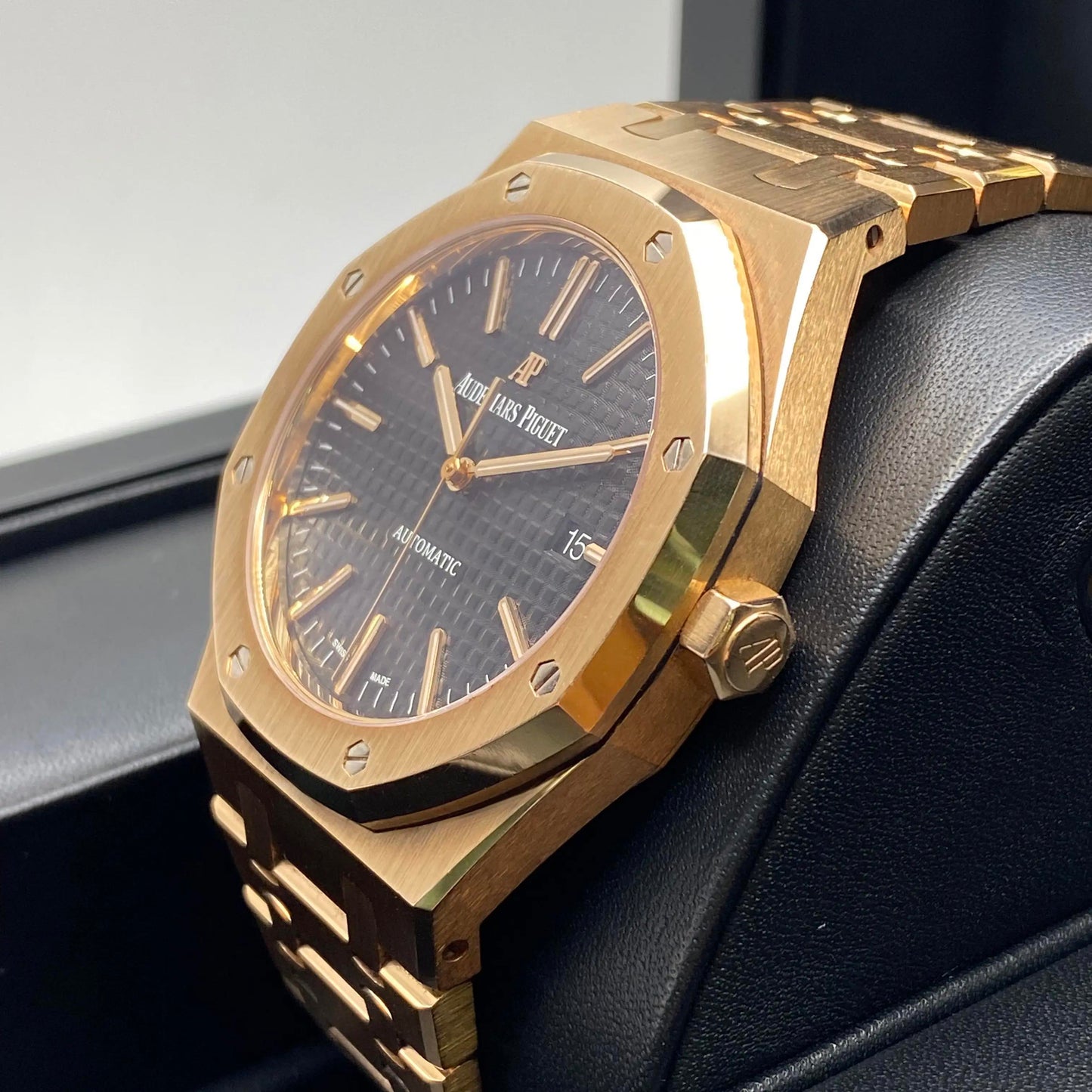 4th image of Audemars Piguet Audemars Piguet Royal Oak Wristwatch, PreOwned condition