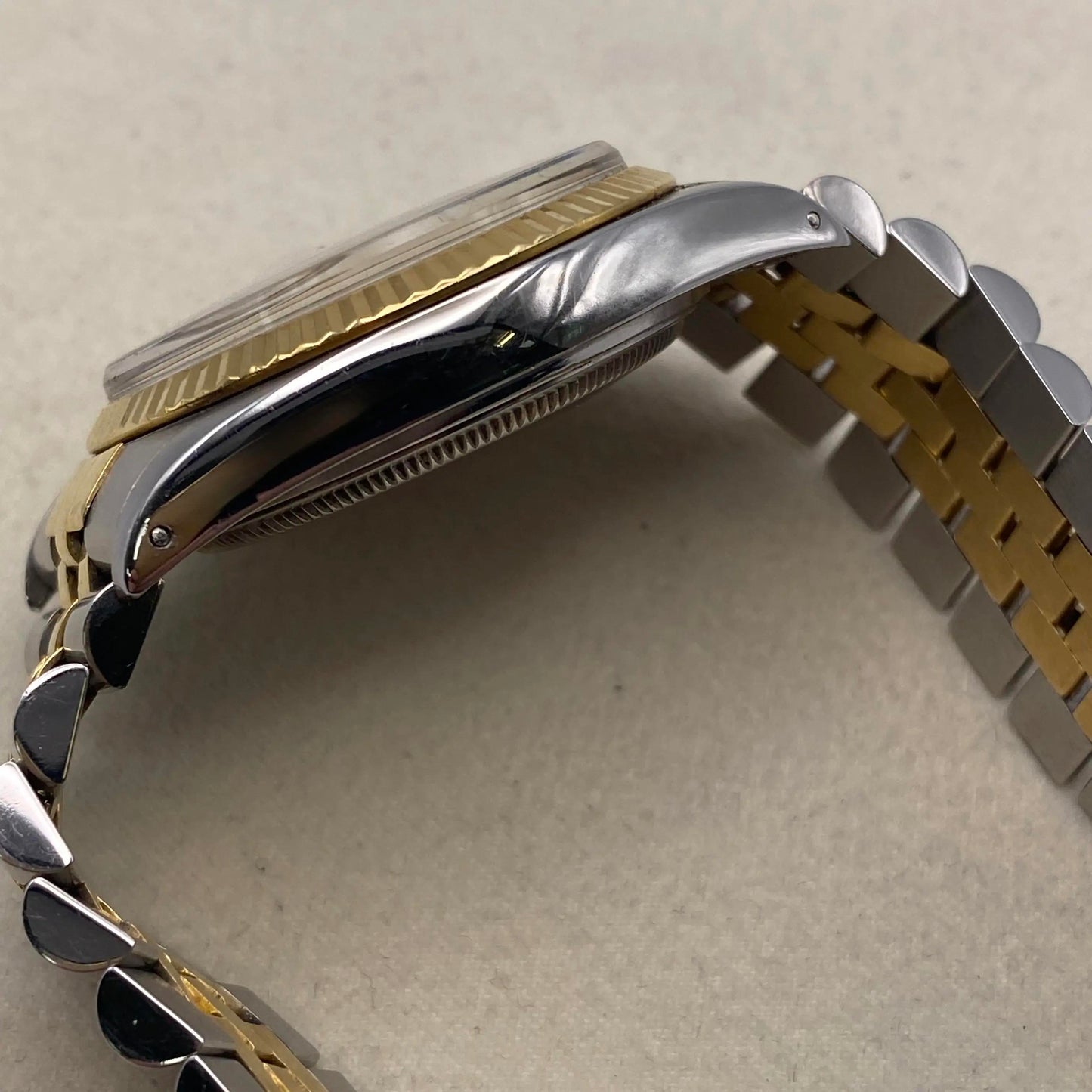 4th image of Rolex Rolex Datejust 16233 Wristwatch, PreOwned condition