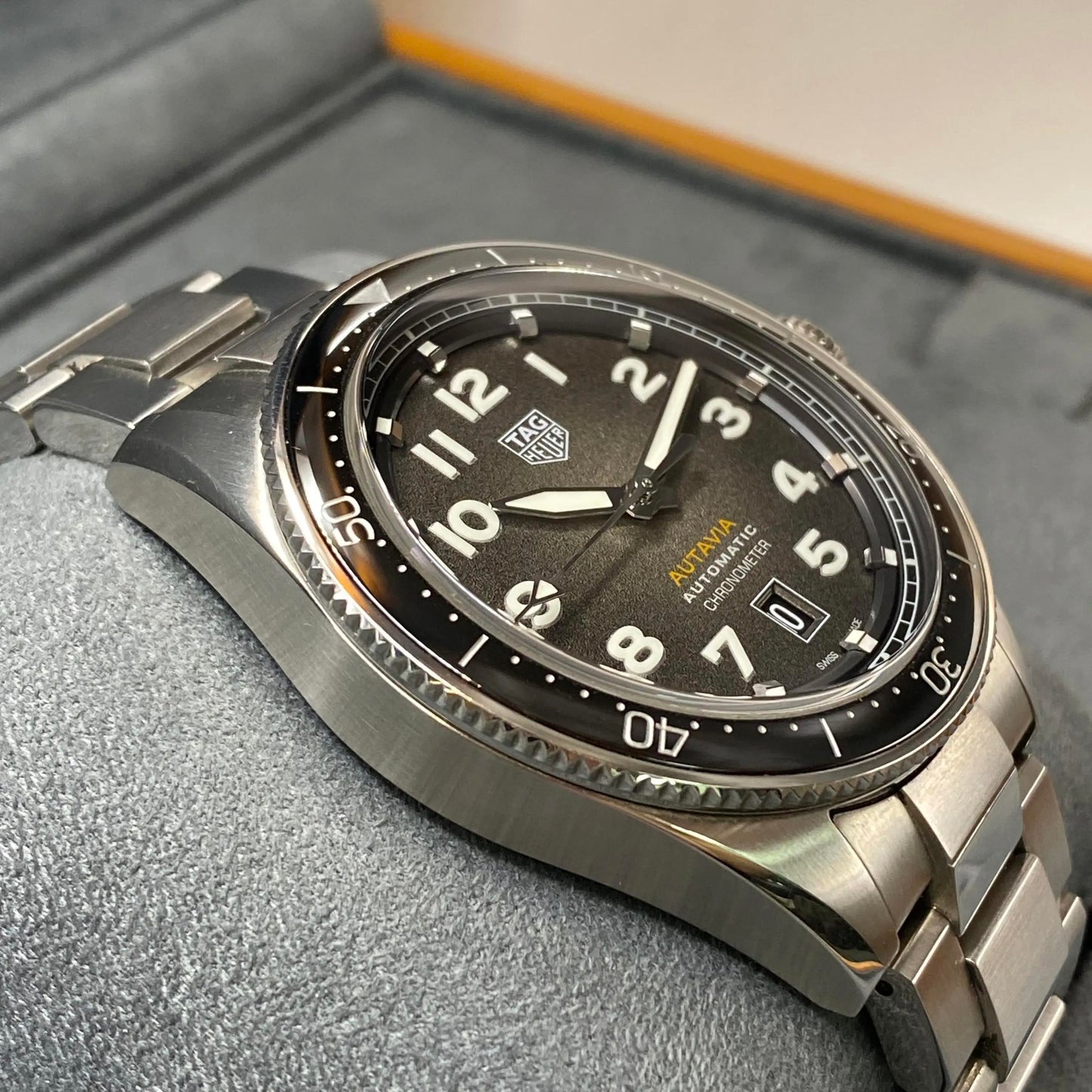 4th image of TAG Heuer TAG Heuer Autavia Wristwatch, PreOwned condition