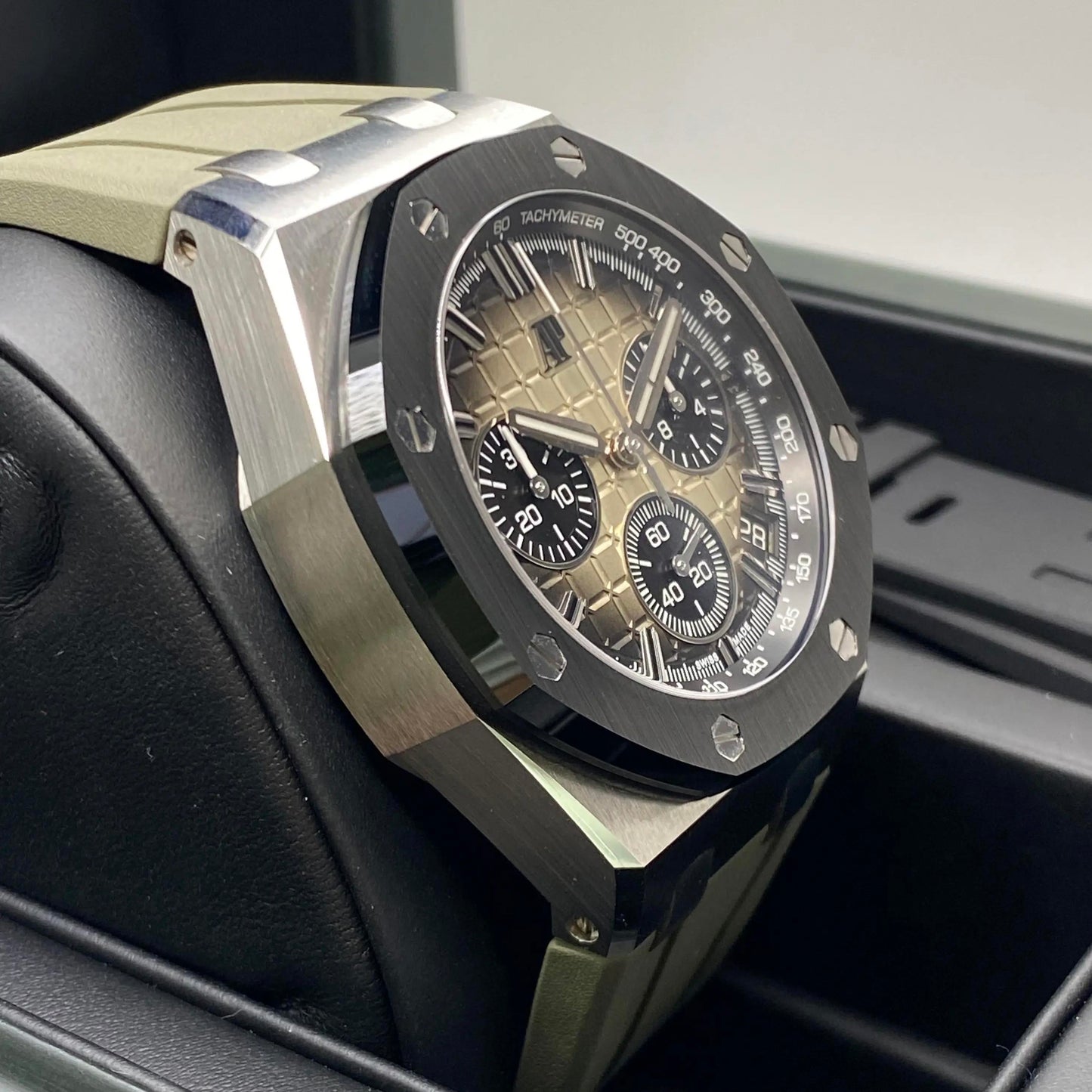 5th image of Audemars Piguet Audemars Piguet Royal Oak Offshore Wristwatch, PreOwned condition