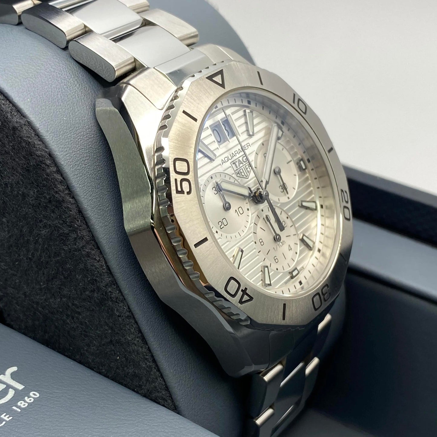 5th image of TAG Heuer Tag Heuer Aquaracer Wristwatch, Unworn condition