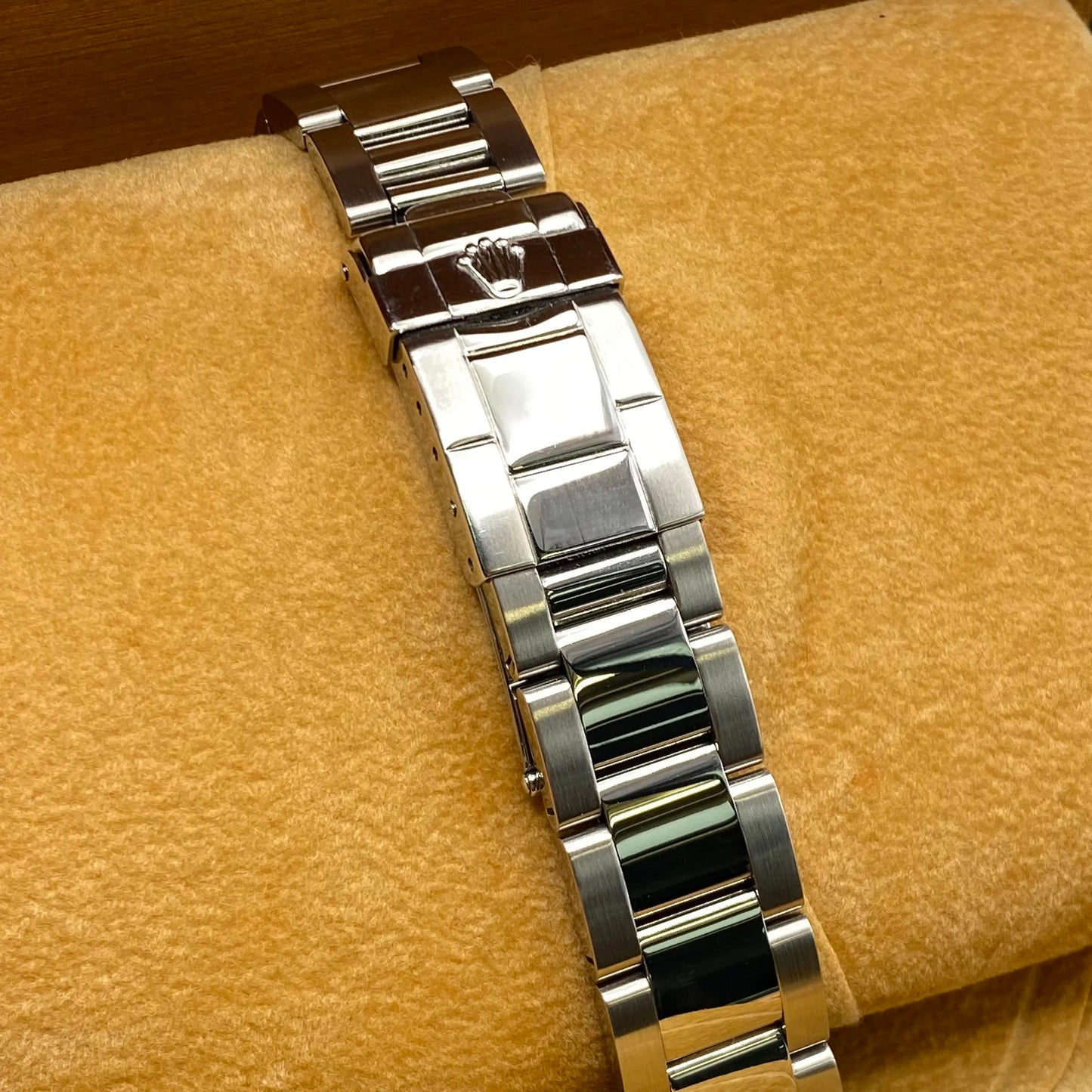 5th image of Rolex Rolex Daytona 16520 Wristwatch, PreOwned condition