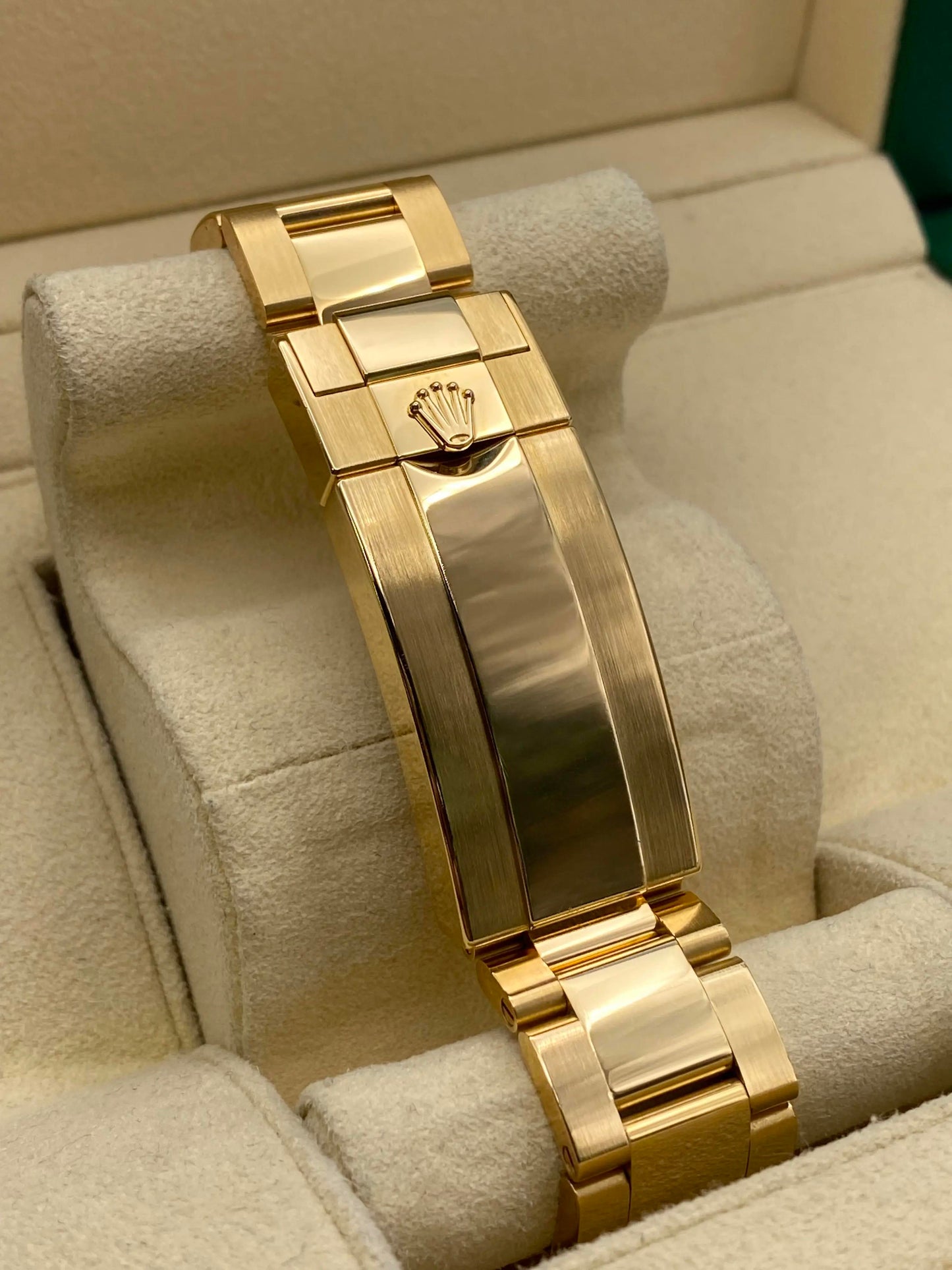 6th image of Rolex Rolex Submariner 126618LB Wristwatch, PreOwned condition