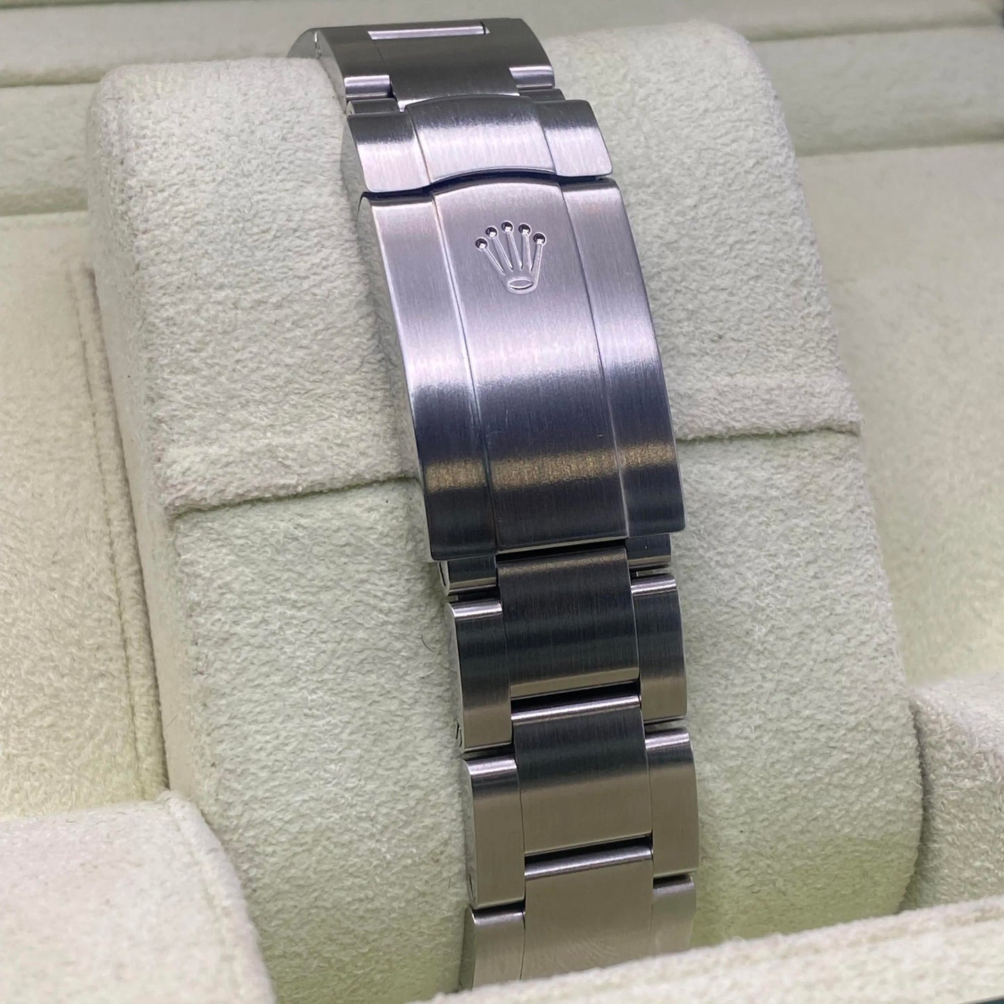 6th image of Rolex Rolex Oyster Perpetual 116000 Wristwatch, PreOwned condition
