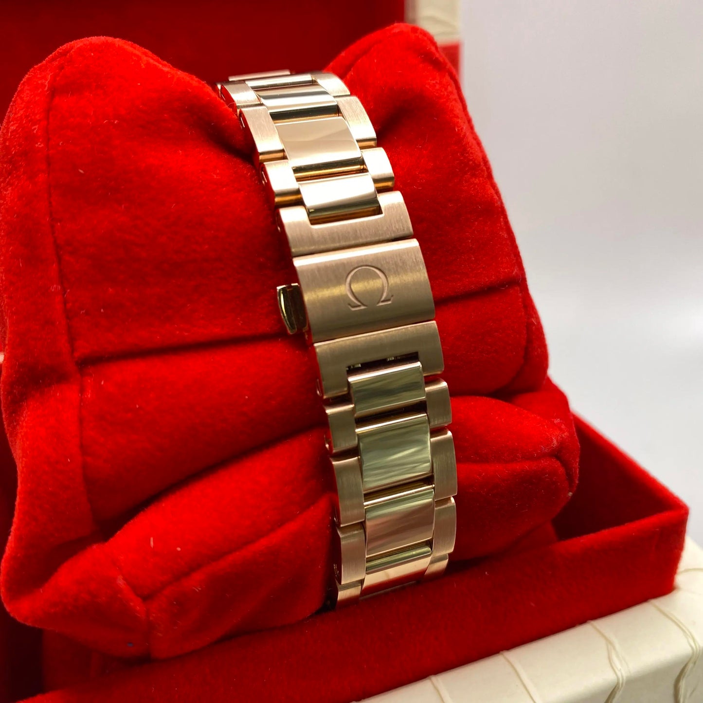 6th image of OMEGA Omega Seamaster Aqua Terra Wristwatch, Unworn condition