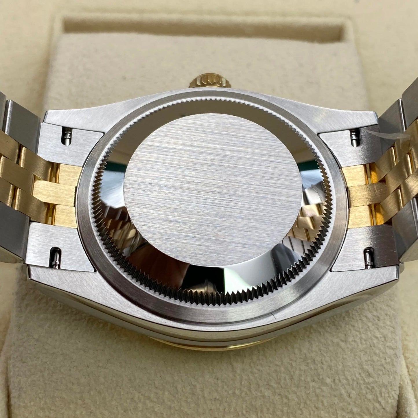 6th image of Rolex Rolex Datejust 126233 Wristwatch, Unworn condition