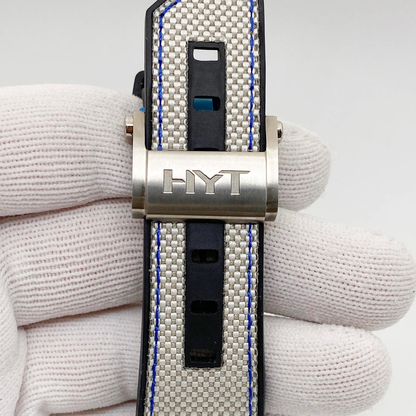7th image of HYT HYT H4 Skull Wristwatch, Unworn condition