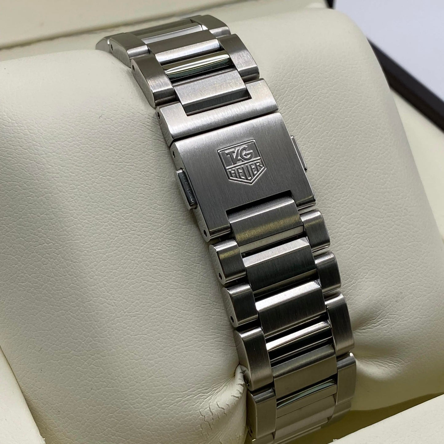 7th image of TAG Heuer TAG Heuer Carrera Wristwatch, PreOwned condition