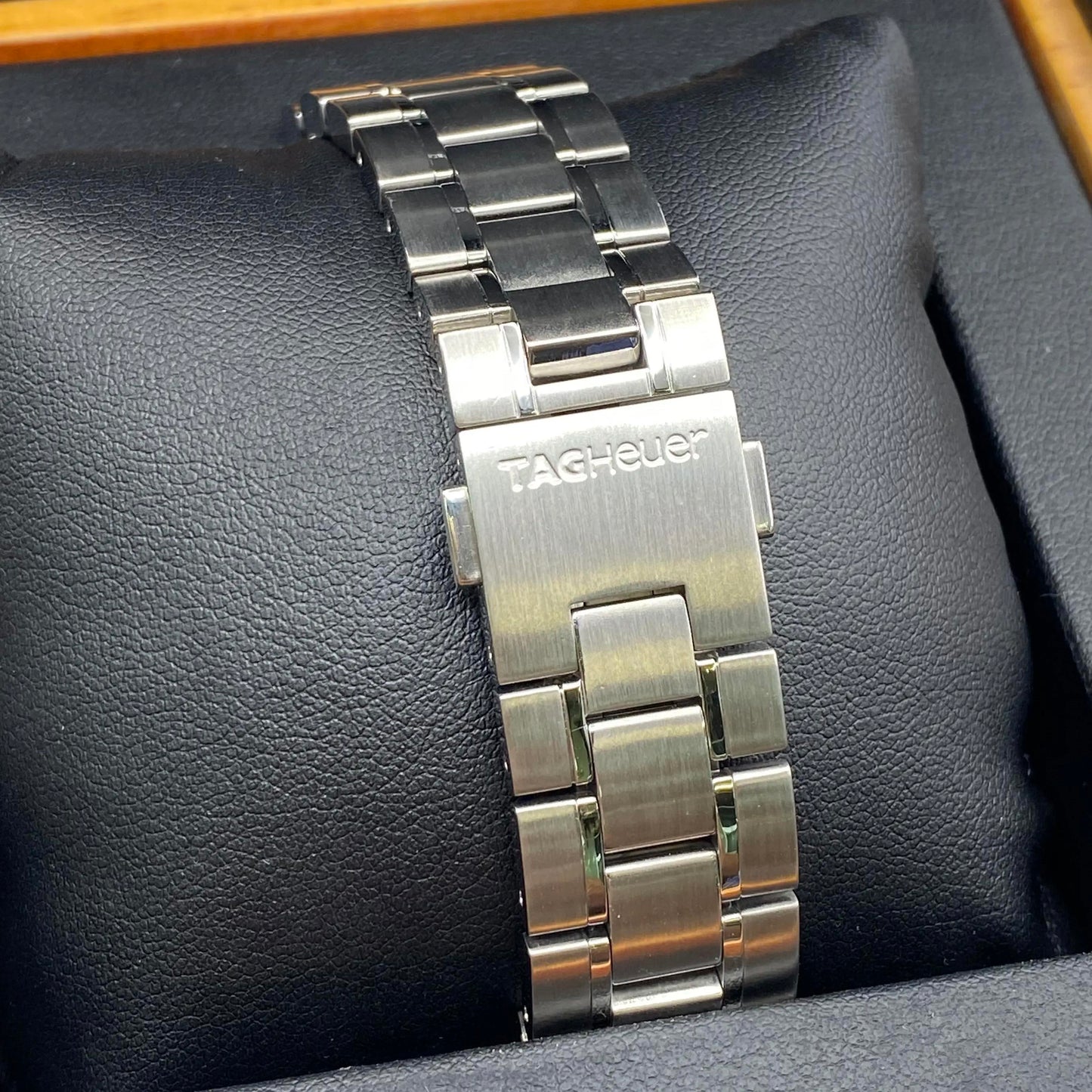 7th image of TAG Heuer TAG Heuer Carrera Wristwatch, PreOwned condition
