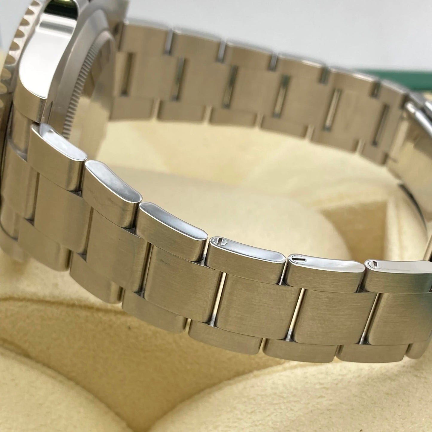 7th image of Rolex Rolex Submariner 116610LV Wristwatch, PreOwned condition