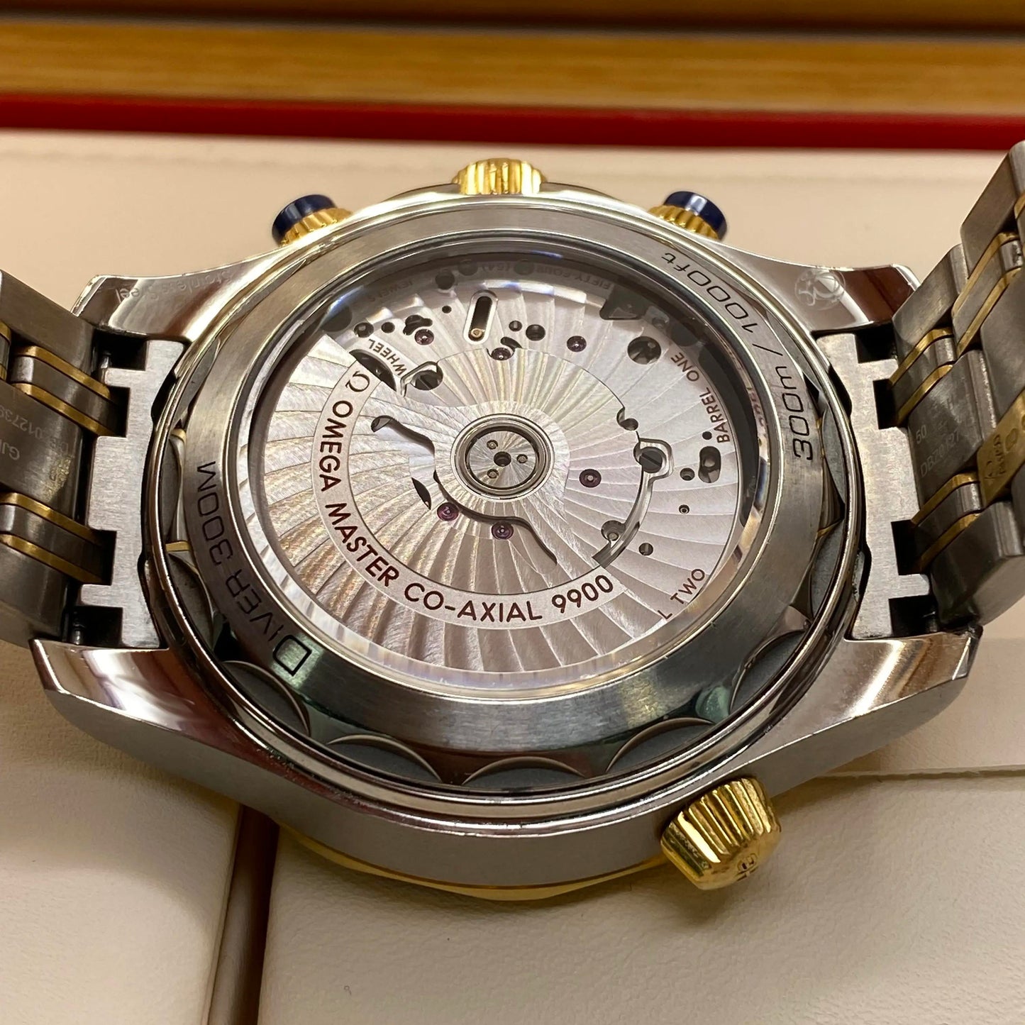 8th image of OMEGA Omega Seamaster Diver Wristwatch, PreOwned condition