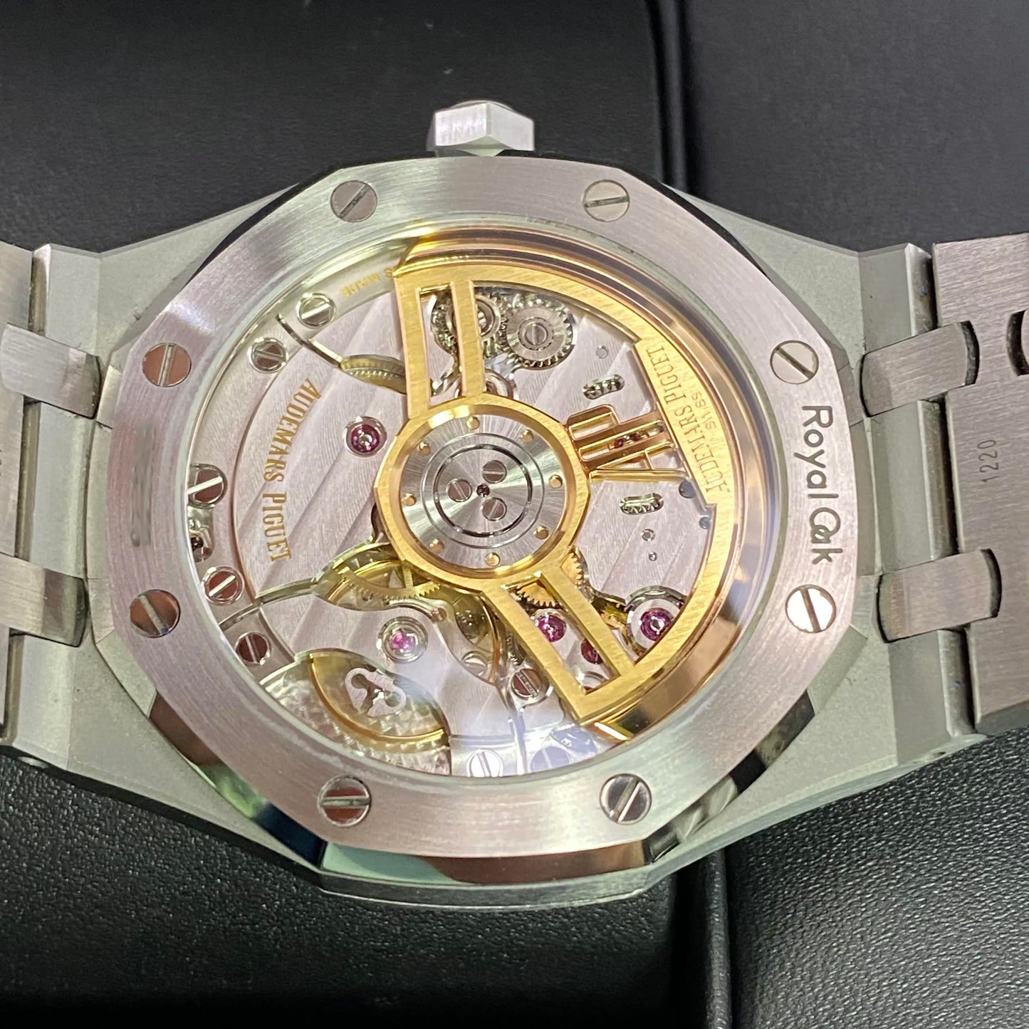 9th image of Audemars Piguet Audemars Piguet Royal Oak Wristwatch, PreOwned condition