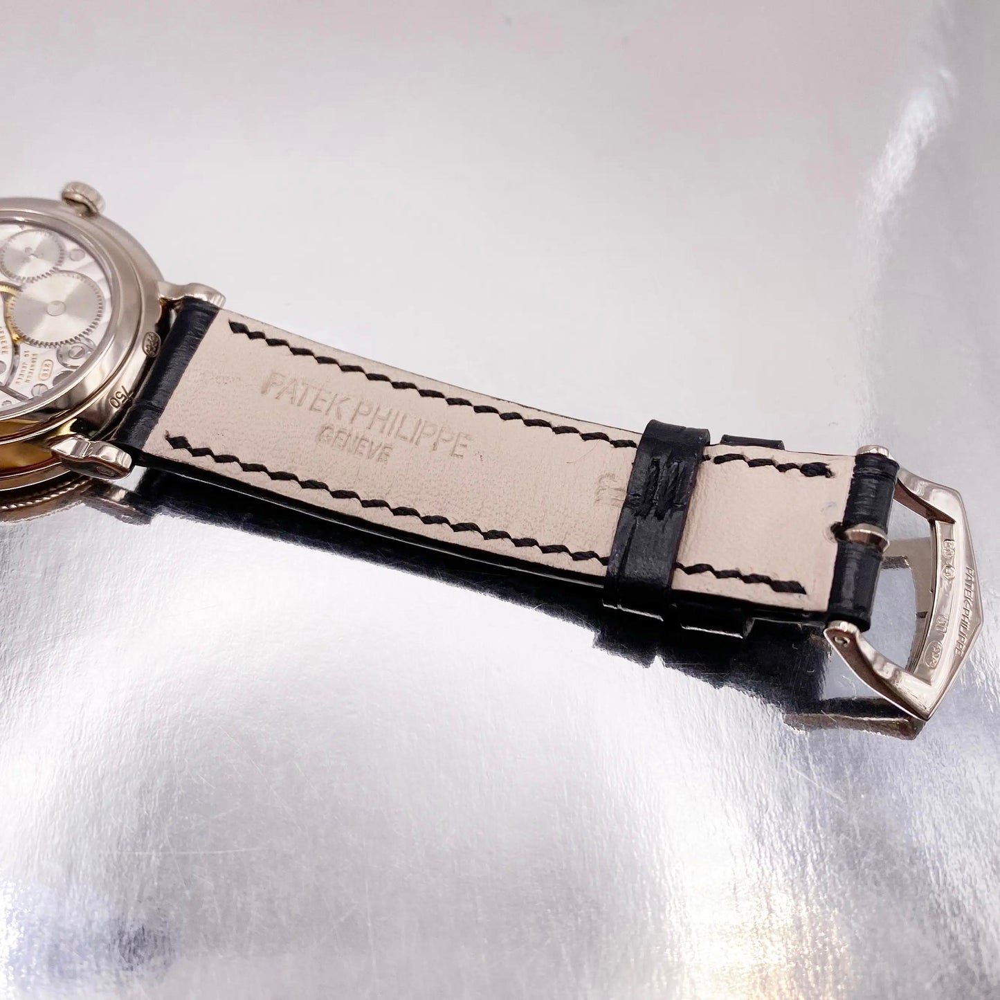 9th image of Patek Philippe Patek Philippe Calatrava Wristwatch, PreOwned condition