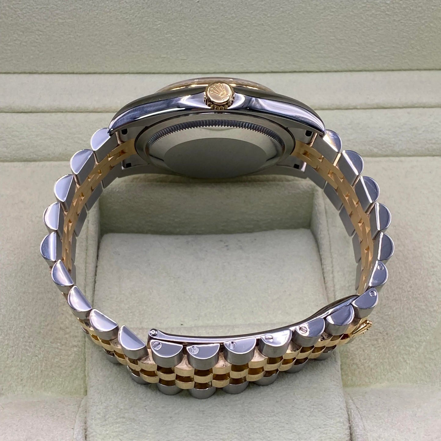 9th image of Rolex Rolex Datejust 116233 Wristwatch, PreOwned condition