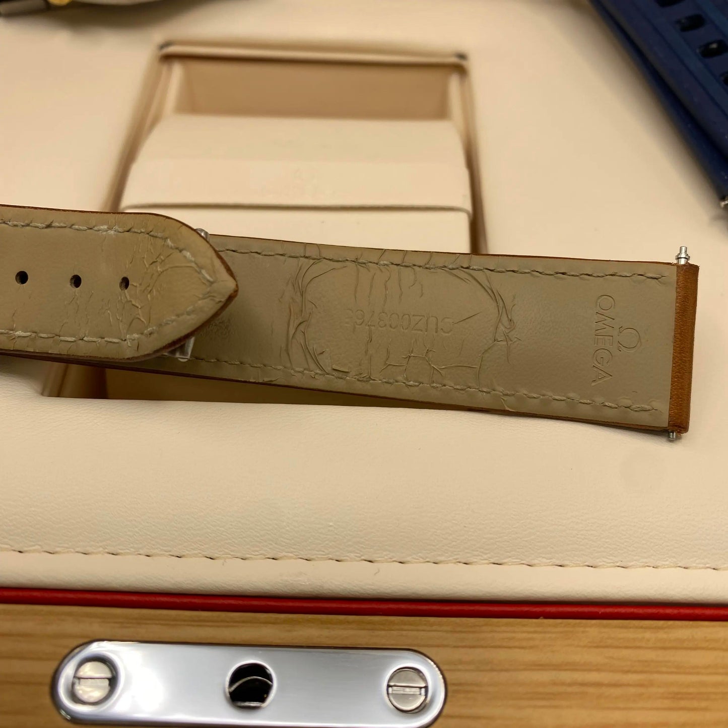 10th image of OMEGA Omega Seamaster Diver Wristwatch, PreOwned condition