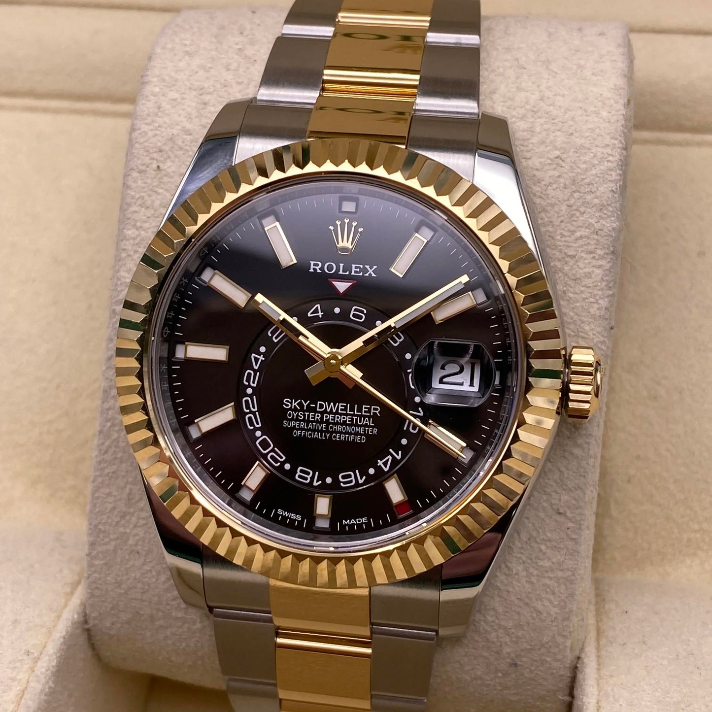 2nd image of Rolex Rolex Sky-Dweller  326933 Wristwatch, PreOwned condition