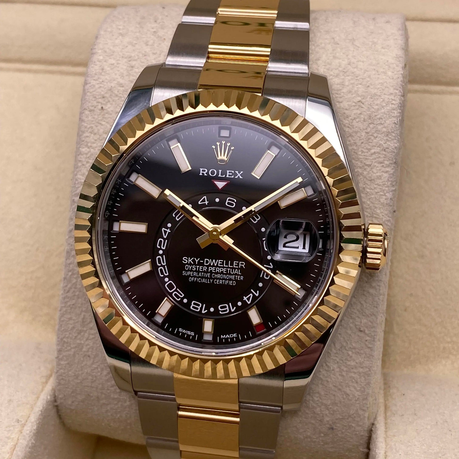 2nd image of Rolex Rolex Sky-Dweller  326933 Wristwatch, PreOwned condition