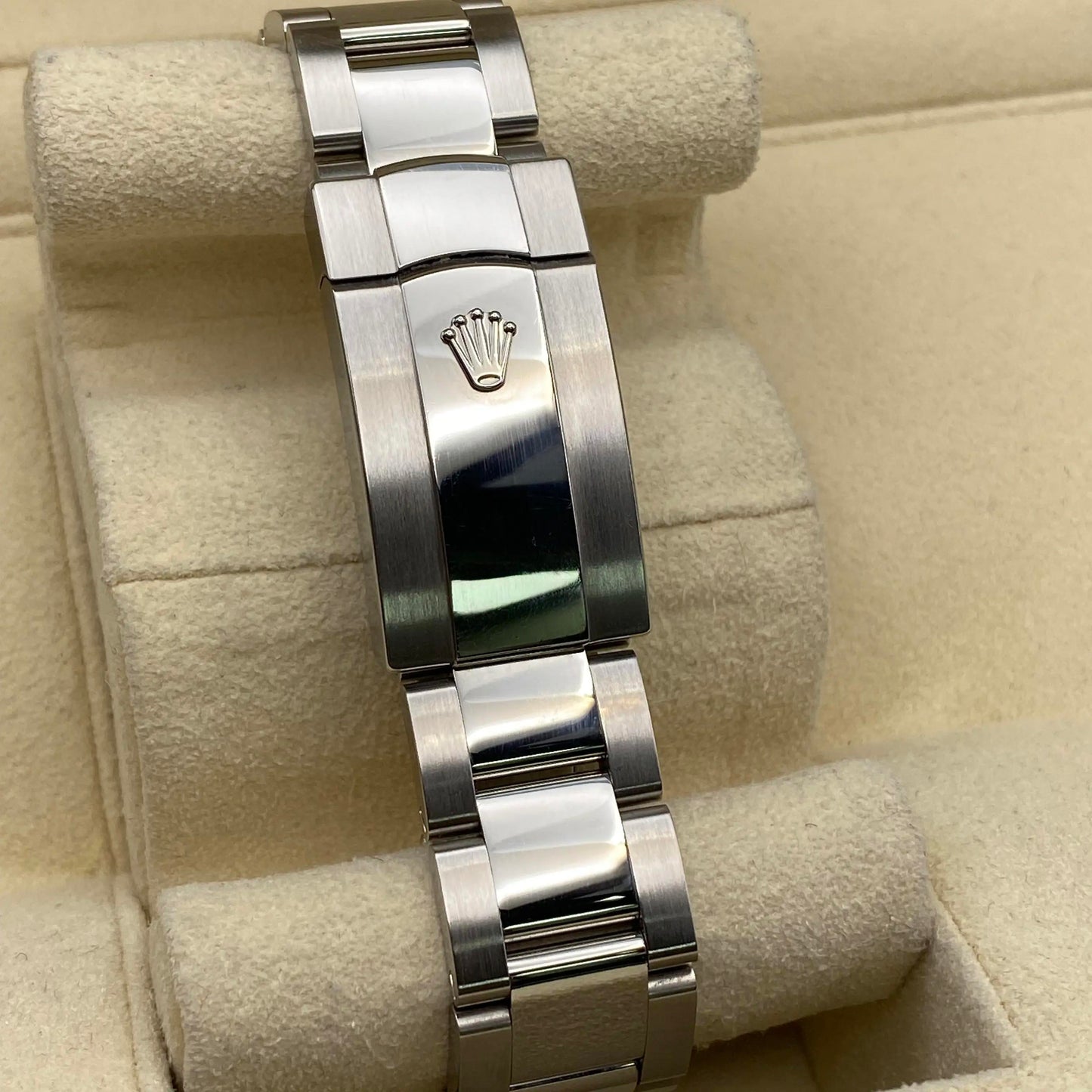5th image of Rolex Rolex Datejust  126334 Wristwatch, PreOwned condition